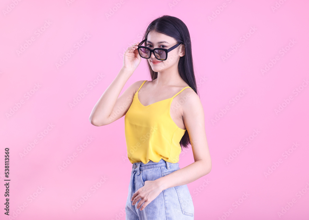 portrait of a woman wearing glasses