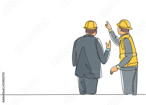 Single continuous line drawing of young foreman construction builder meeting with business owner talking building facility. Building architecture business concept. One line draw design illustration