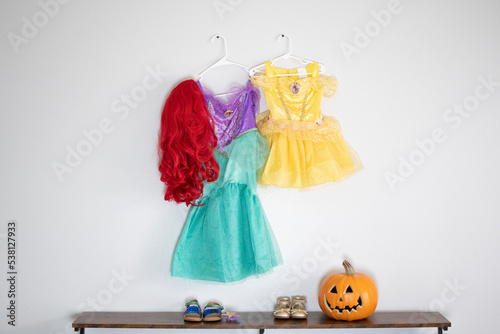 Εκτύπωση καμβά Kids Halloween preparations. Halloween costumes dress up