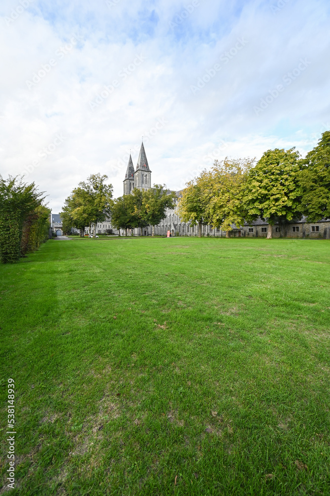 Belgique Wallonie Maredsous abbaye monastere eglise religion tourisme patrimoine architecture