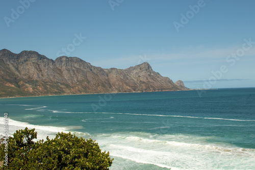 Obraz na płótnie Beautiful wild coastline with mountains and turquoise sea w salonie
