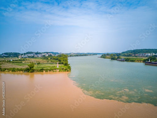 Konstfotografi Sanjiangkou, Nanning, Guangxi, China, the dividing line where the two rivers mee