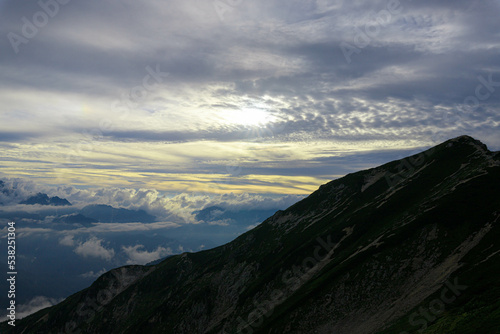 唐松岳頂上山荘からの景色 © yuuki