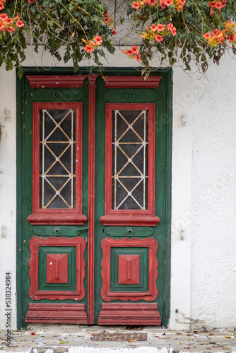 ciekawe drzwi na wyspie Thassos