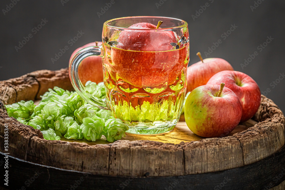 Fresh and sparkling cider beer made of red apples