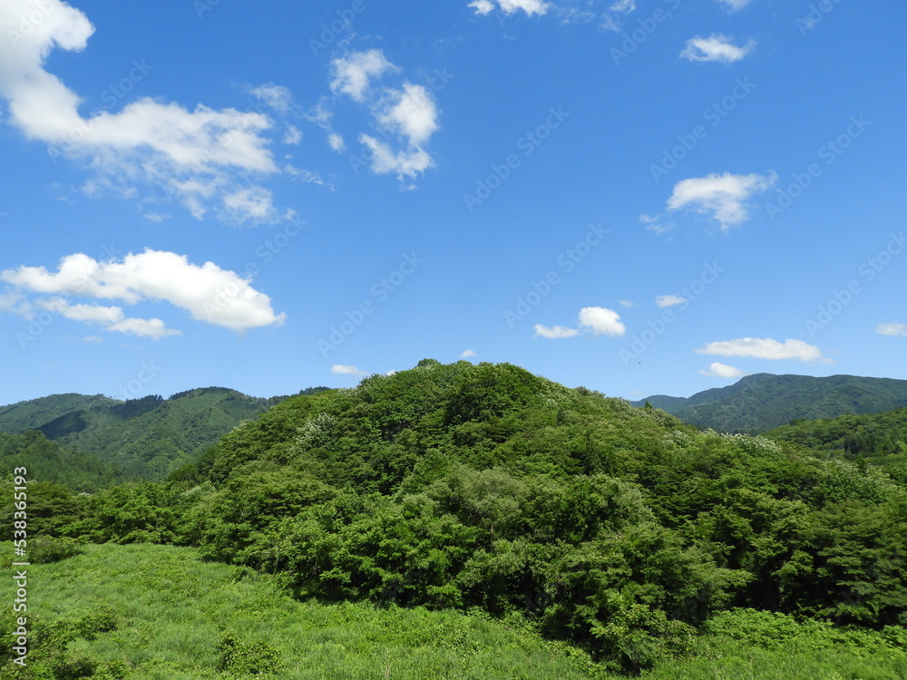 初夏の太平山系・秋田市 初夏の太平山系・秋田市