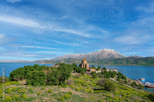 Fototapeta Naklejka Na Ścianę i Meble -  Akdamar church and lake and sea view at the back