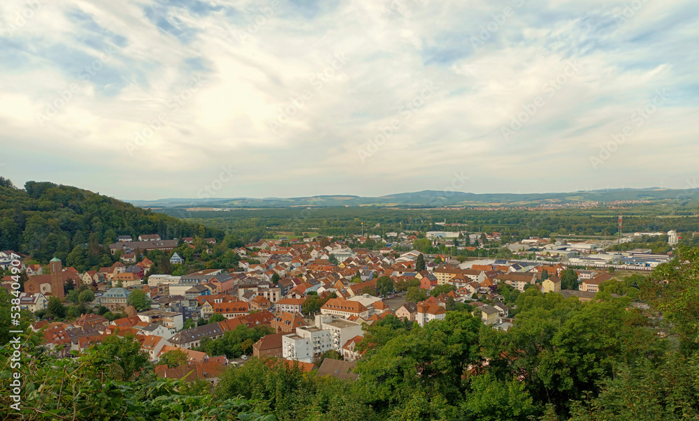 Blick auf Landstuhl (Sickingenstadt) in der Westpfalz im Bundesland Rheinland-Pfalz.