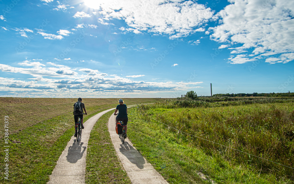 Obraz premium Fischland Darß Zingst - Radfahren am Deich