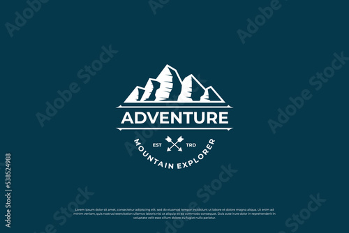 mountain travel logo design, climber logo vector. mountain adventure logo template.