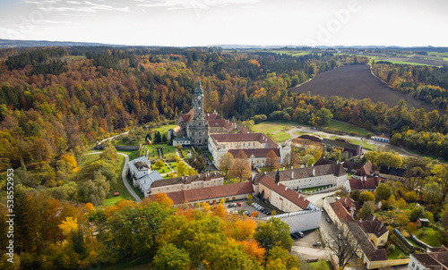 Goldener Herbst im Waldviertel Stift Zwettl 