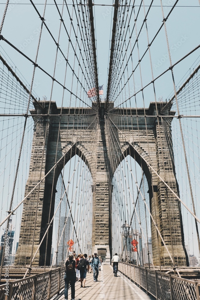 Obraz premium Manhattan Bridge, Brooklyn Bridge in New York, View of the Brooklyn Bridge with lower Manhattan in the distance. USA