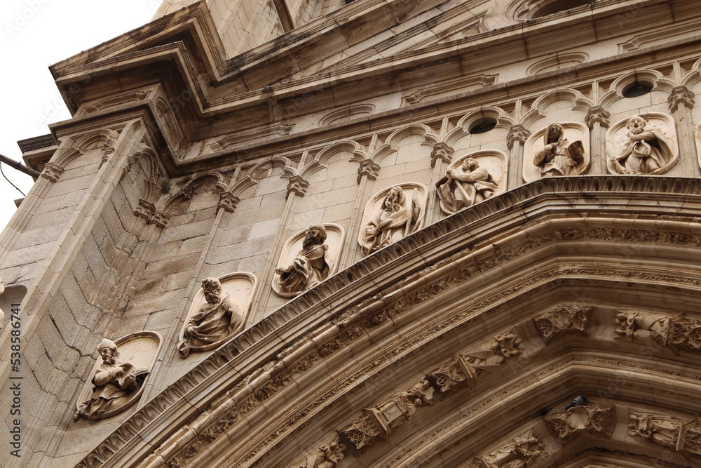 Detalles fachada románico
