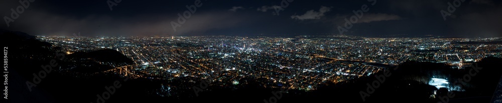 パノラマ撮影  藻岩山展望台から望む札幌市街地の夜景  北海道札幌市の観光イメージ