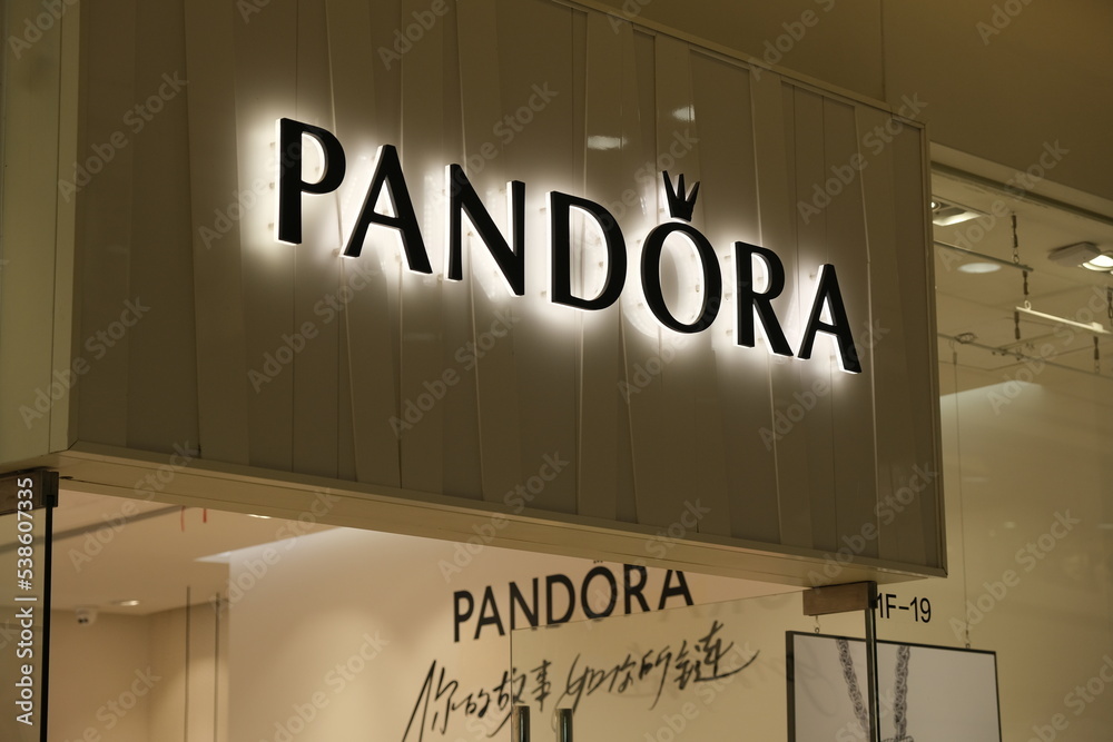 overdrivelse Comorama tæppe Shanghai,China-August 14th 2022: close up PANDORA store sign. A Danish  jewellery brand Stock Photo | Adobe Stock
