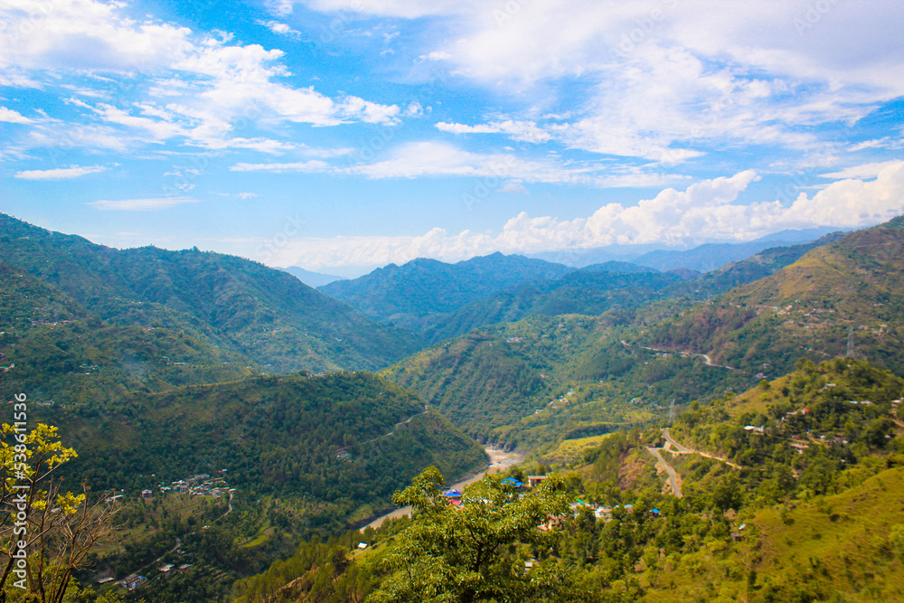 Fototapeta premium view of the mountains