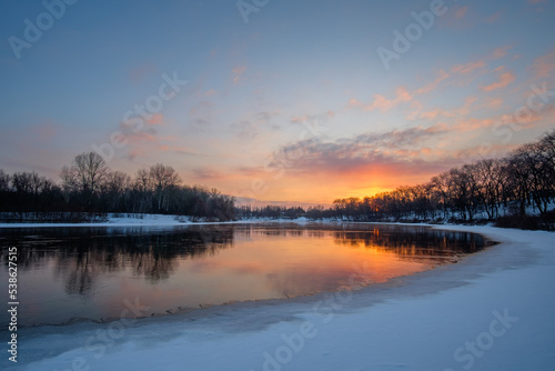 february sunrise over the lake © Александр Арендарь