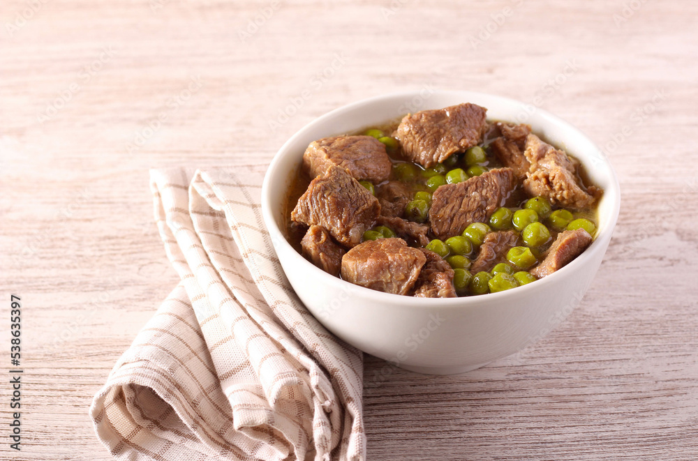 Beef stew with peas