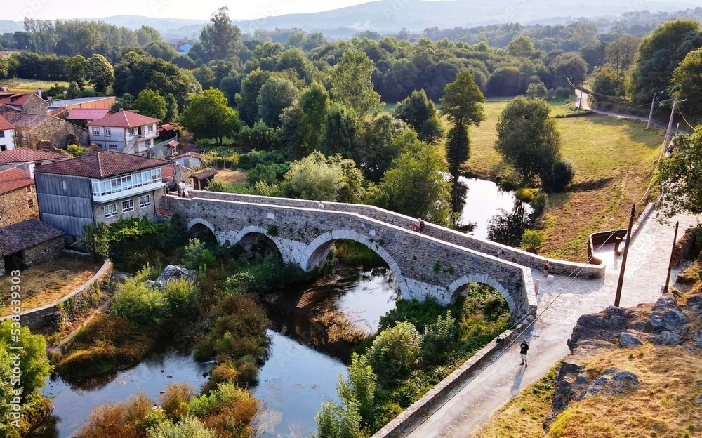Puente sobre el río Furelos en Melide, Galicia