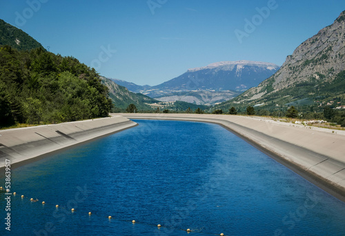 Canal de l'EDF de Canal usinier de la Durance v regionu Provence-Alpes-Côte d'Azur Valafft.