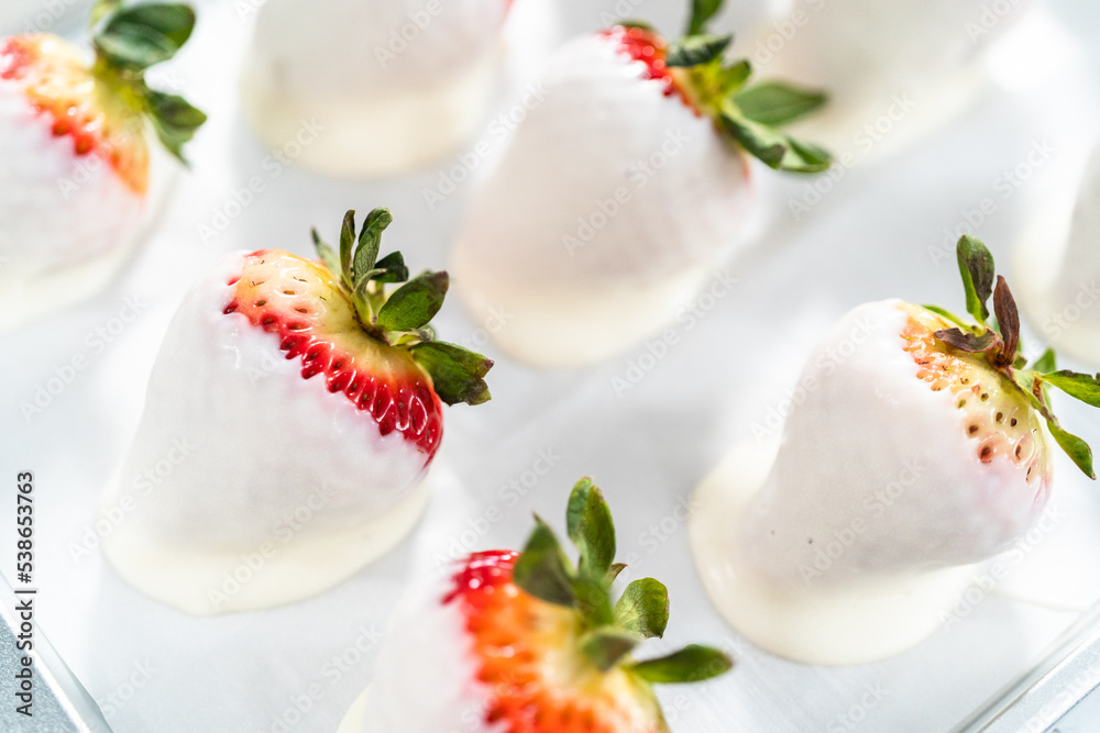 Chocolate dipped strawberries Chocolate dipped strawberries