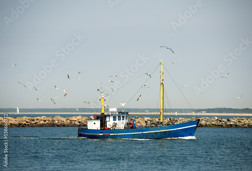  fishing ship