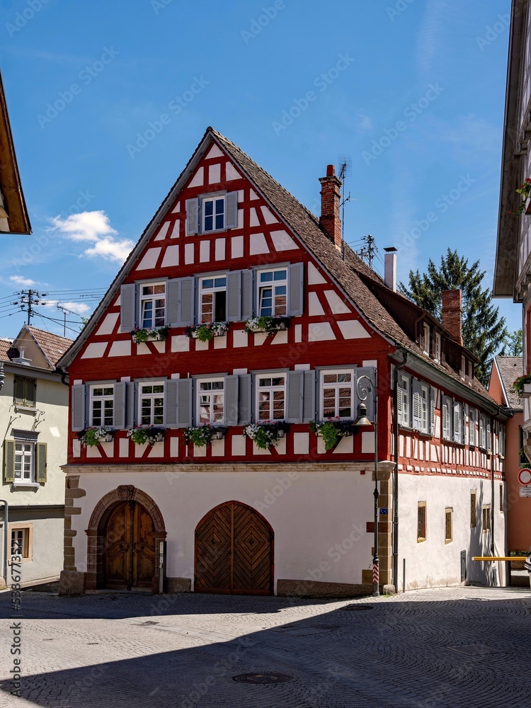 Fototapeta premium Fachwerkhaus in der Altstadt von Waiblingen in Baden-Württemberg, Deutschland 