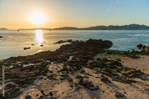 ISLAS CIES PUESTA DE SOL DESDE PLAYA DE CARRIL