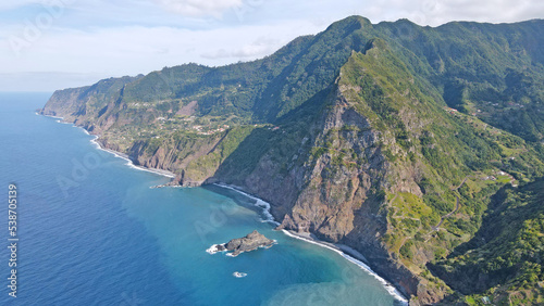 Blick über die Nordküste von Madeira bei Boaventura photo