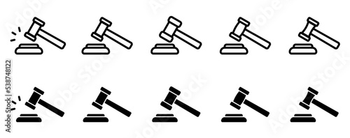 Conjunto de icono de martillo de justicia. Mazo de juez. Concepto de ley y justicia. Tribunal de la corte. Ilustración vectorial