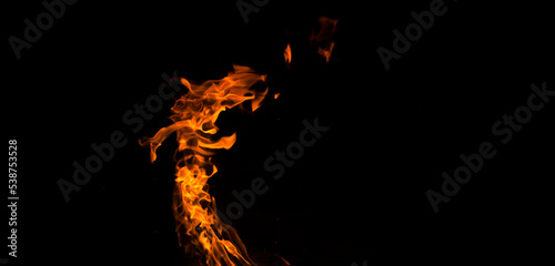 El ardor de las llamas en su vivacidad lúgubre.  © Vlad