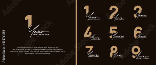 Fotografia set of anniversary logo flat gold color on black background for celebration mome