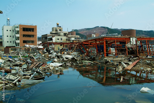 ＜地震＞東日本大震災、女川2011.4 © gris