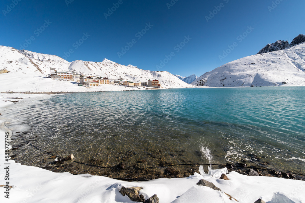 Φωτογραφία Gokyo, Nepal; Dramatic view of the famous Gokyo lake and village after a fresh s