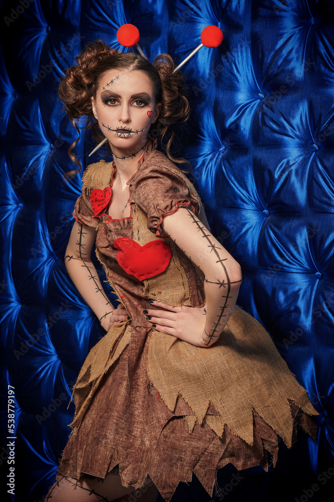 Naklejka premium glamorous voodoo doll