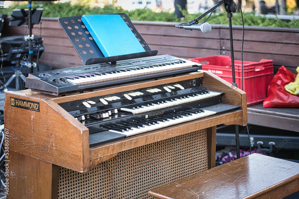 Hammond organ electric deals