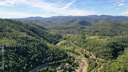 survol des Cévennes dans le sud de la France (Anduze, Occitanie)