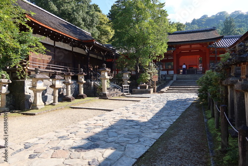 A Japanese shrine : a scene of the precincts of Kasuga Taisha Shrine in Nara City in Nara Prefecture in Japan　 日本の神社: 奈良市にある春日大社の境内の風景