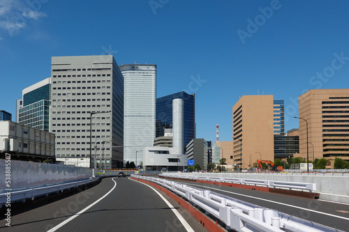 東京再開発で暫定開通した環状2号線（東京都中央区晴海） © WAWA