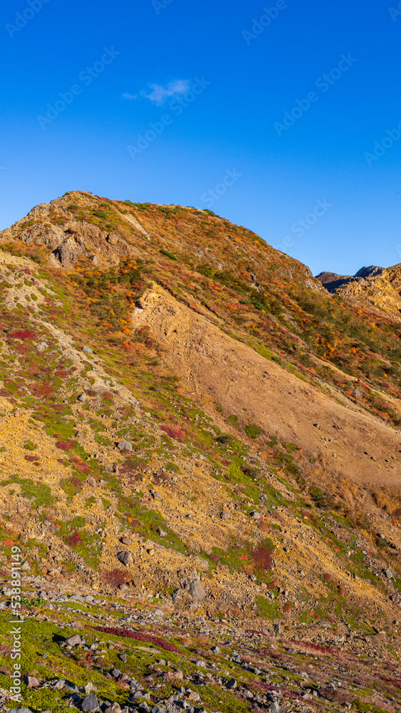 秋 朝日岳 那須連山 縦構図 秋 朝日岳 那須連山 縦構図