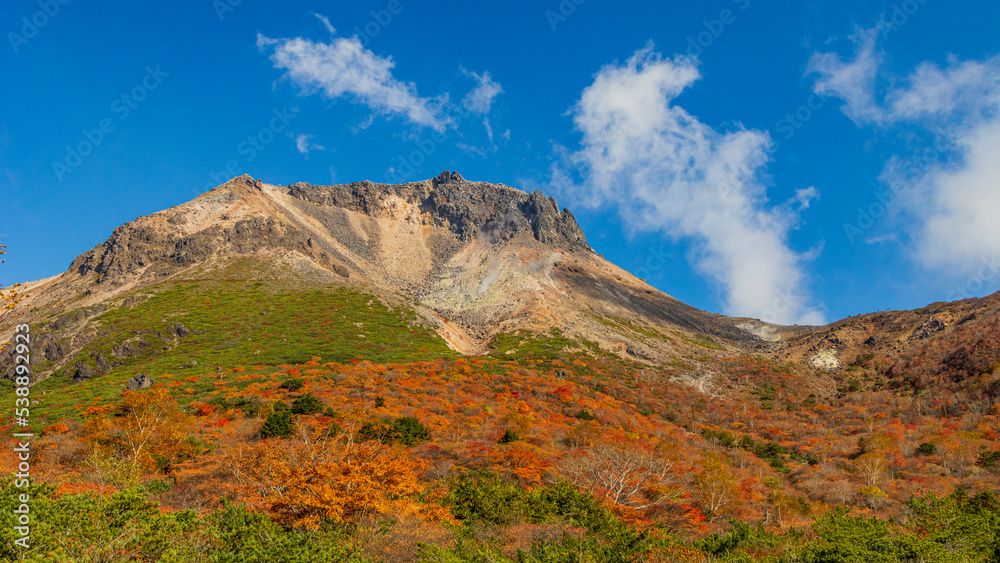 那須岳　紅葉　姥が平から見上げる茶臼岳　絶景
