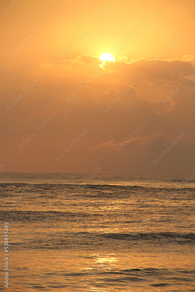 Fototapeta premium Beautiful sunrise at the beach