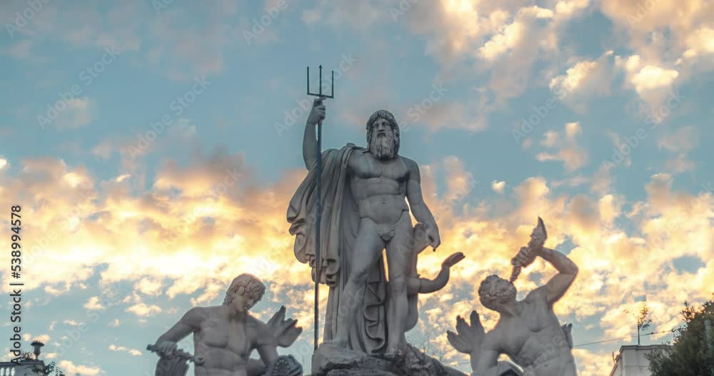 4k Time lapse of Sunset clouds over Piazza del Popolo, Poseidon Statue, Rome Italy
4k Time lapse of Sunset clouds over Piazza del Popolo, Poseidon Statue, Rome Italy