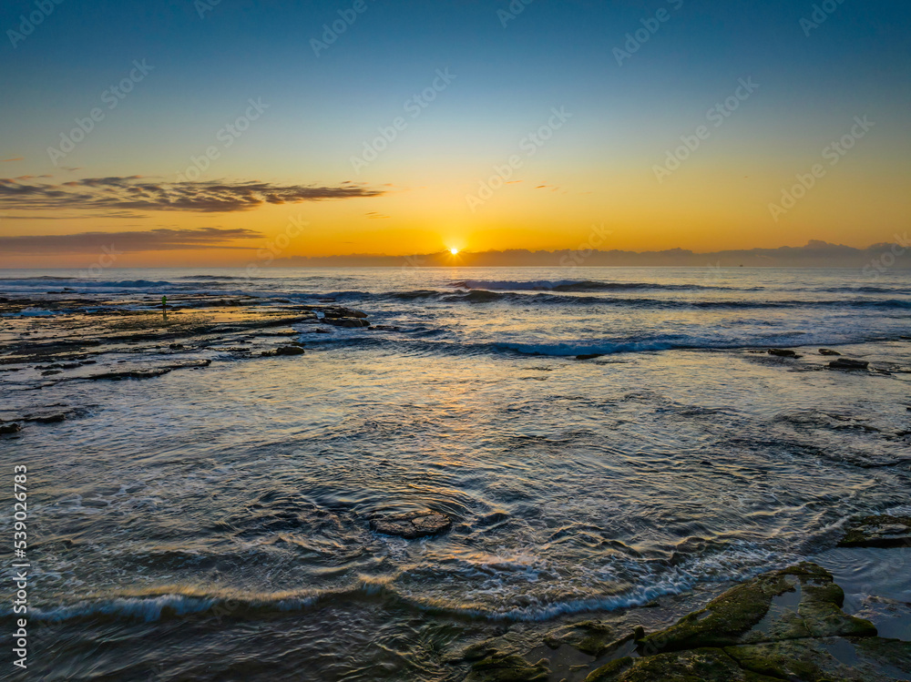 Naklejka premium Sunrise Seascape at Flat Rock