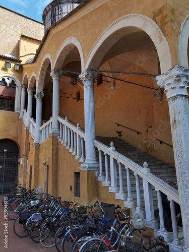 Treppenaufgang hinter dem Rathaus von Ferrara photo