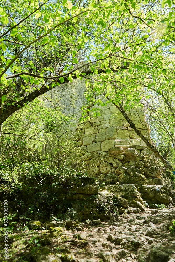 Obraz premium Ancient city and the ancient stone walls