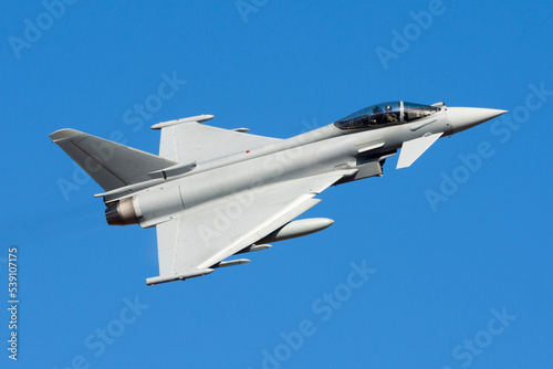 Avión militar de ala delta Eurofighter typhoon