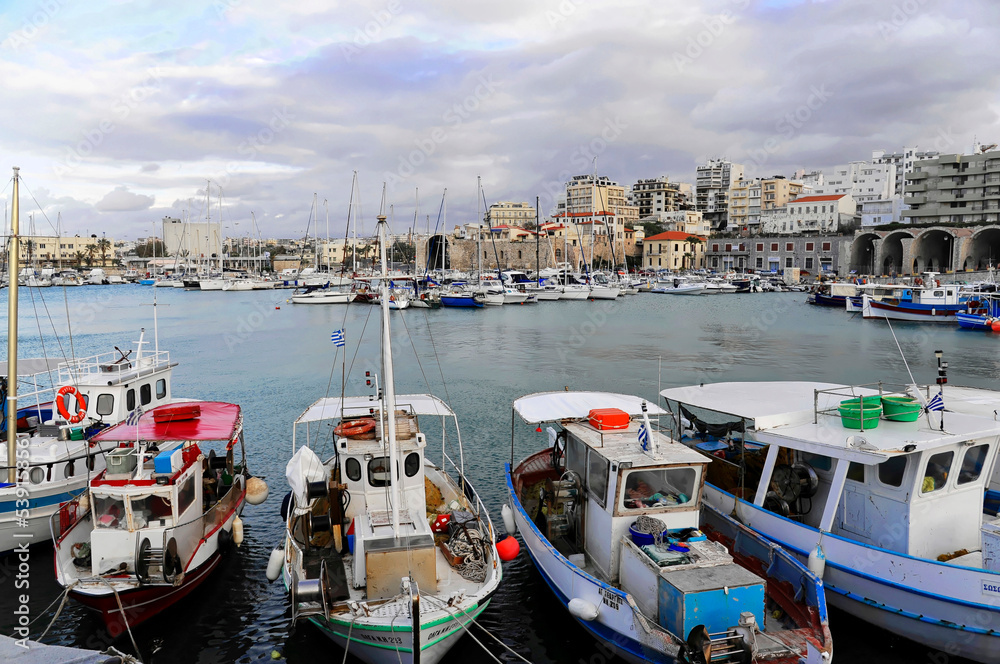 Boote im Venezianischen Hafen, Iraklio, Kreta, Griechenland, Europa