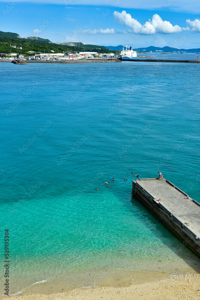 沖縄にある瀬底島の美しい風景