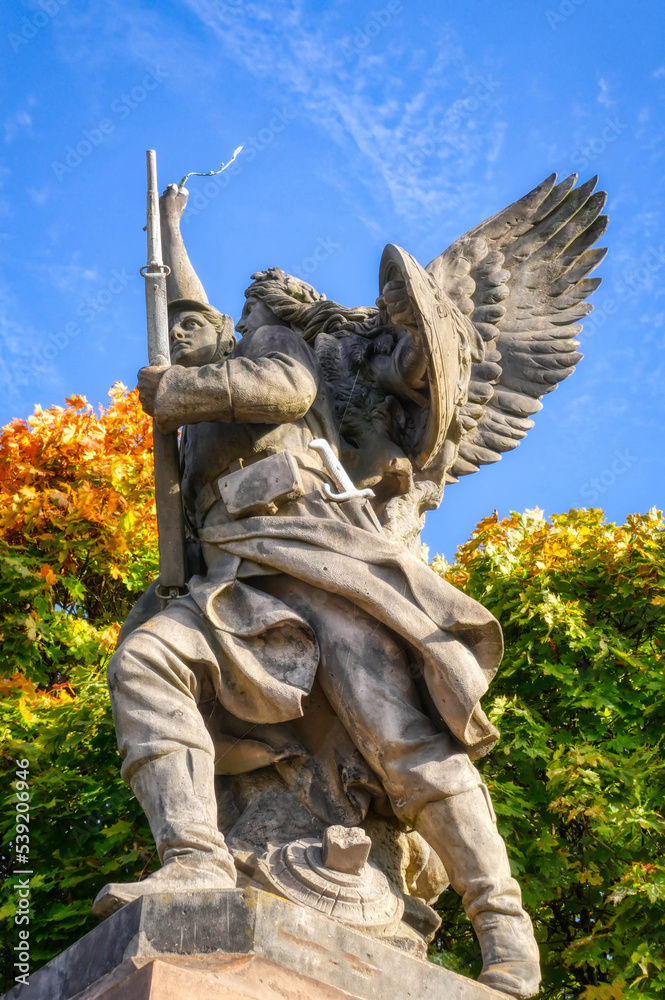 Fototapeta premium Historisches Denkmal an einem Schloss in Bensberg
